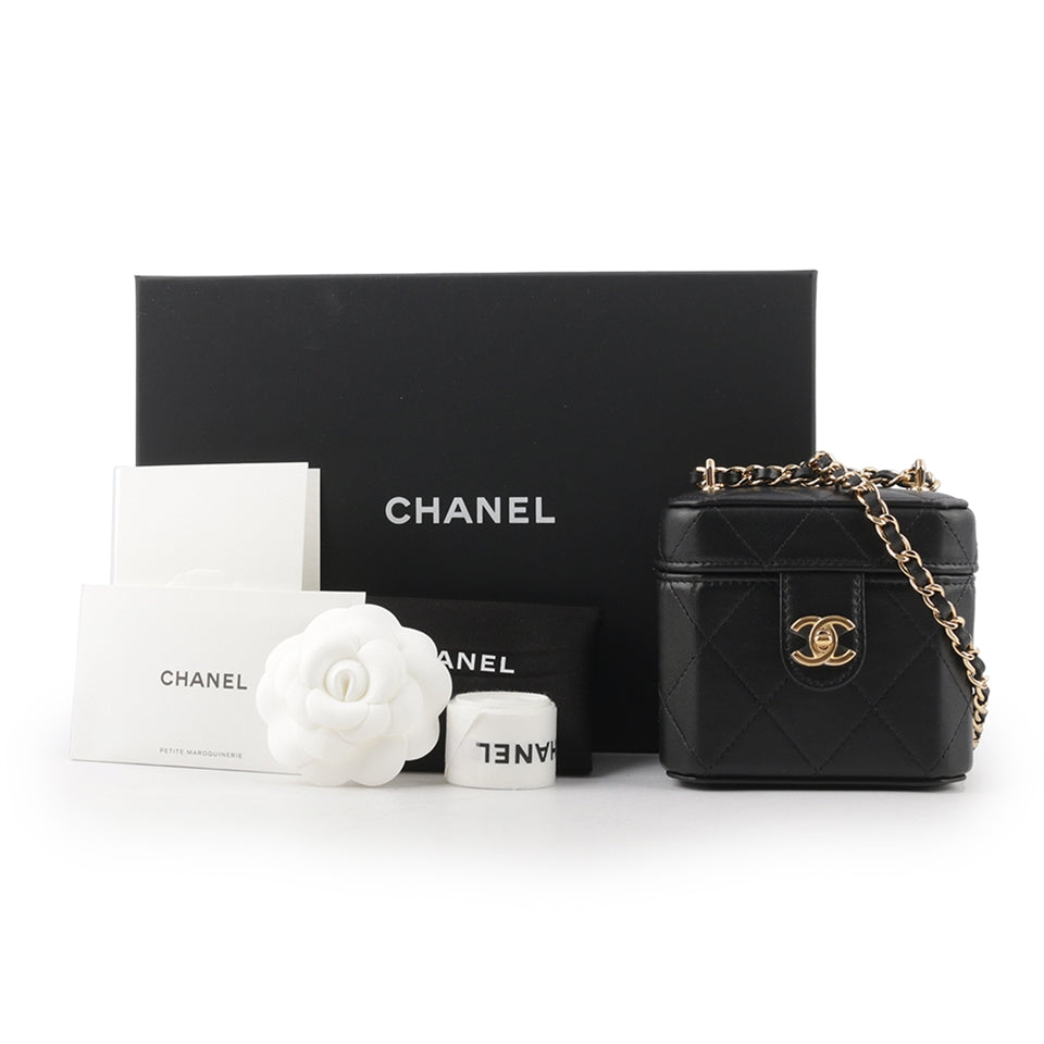 CHANEL – ミニ ボックスバッグ ラムスキン製 ゴールドCCロゴ付き